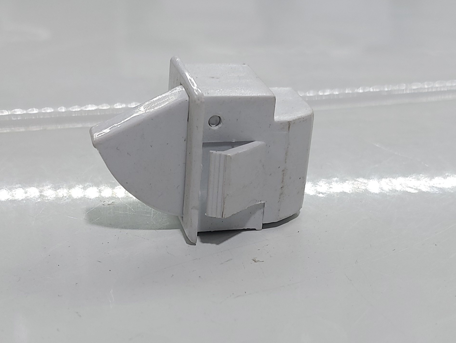 کلید لای درب یخچال ۳ فیش مدل k3